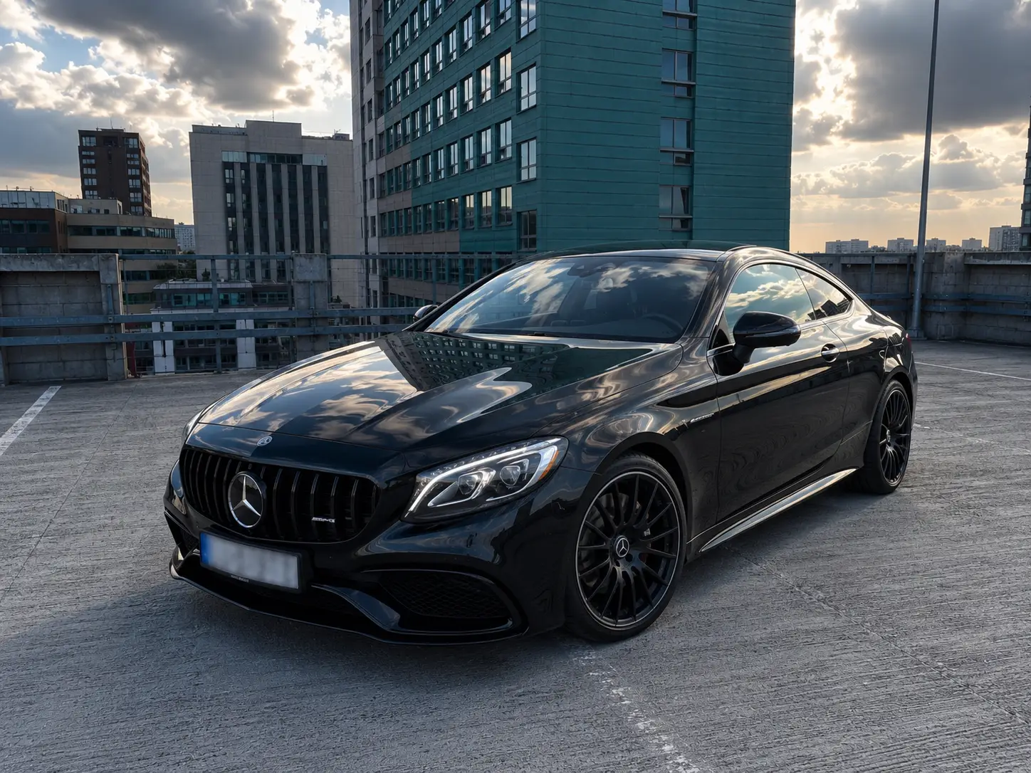 Mercedes-Benz C300 — gotowe do jazdy w Polsce