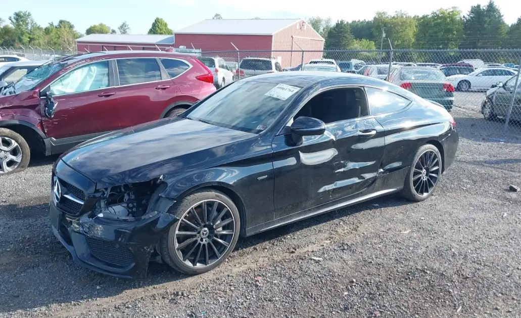 Mercedes-Benz C300 — zdjęcie z aukcji w USA, przed naprawą