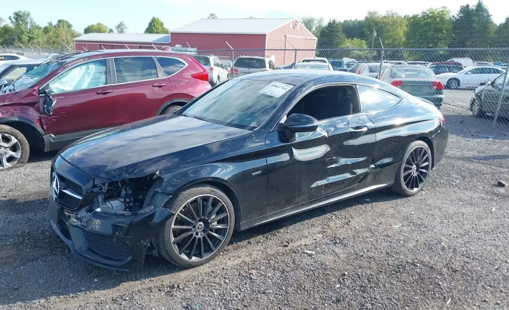 Mercedes-Benz C300 — zdjęcie z aukcji w USA, przed naprawą