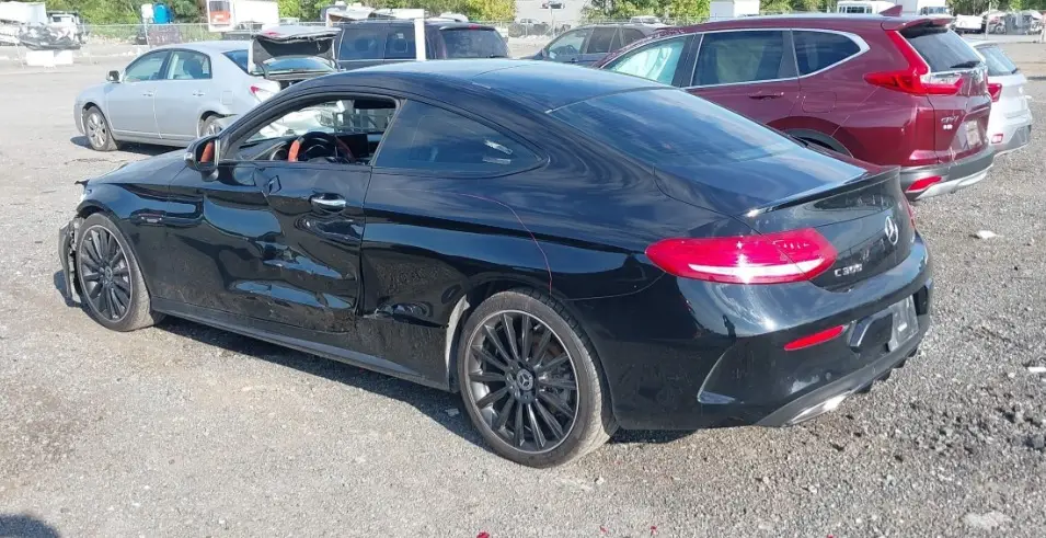 Mercedes-Benz C300 — zdjęcie z aukcji w USA (2)